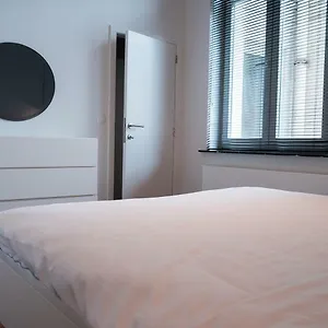  Apartment Smartflats Design - Stephanie Belgien